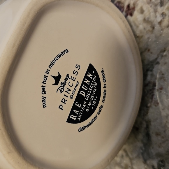 👑👑RARE DISNEY RAE DUNN MUG BEAUTY - Picture 3 of 3